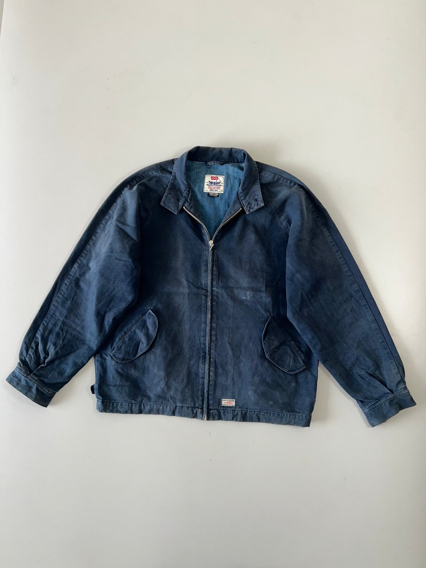 !                                                                                                                                                                                                      Levis Limited ED Jacket (L/XL)