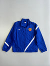 Nike Manchester United FC Diagonal Stripe Crest Training Presentation Windbreaker Jacket Blue (XL)