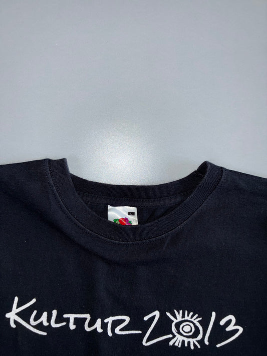 Kultur 2013 European Cultural Event Souvenir Graphic Tee — Black (L)