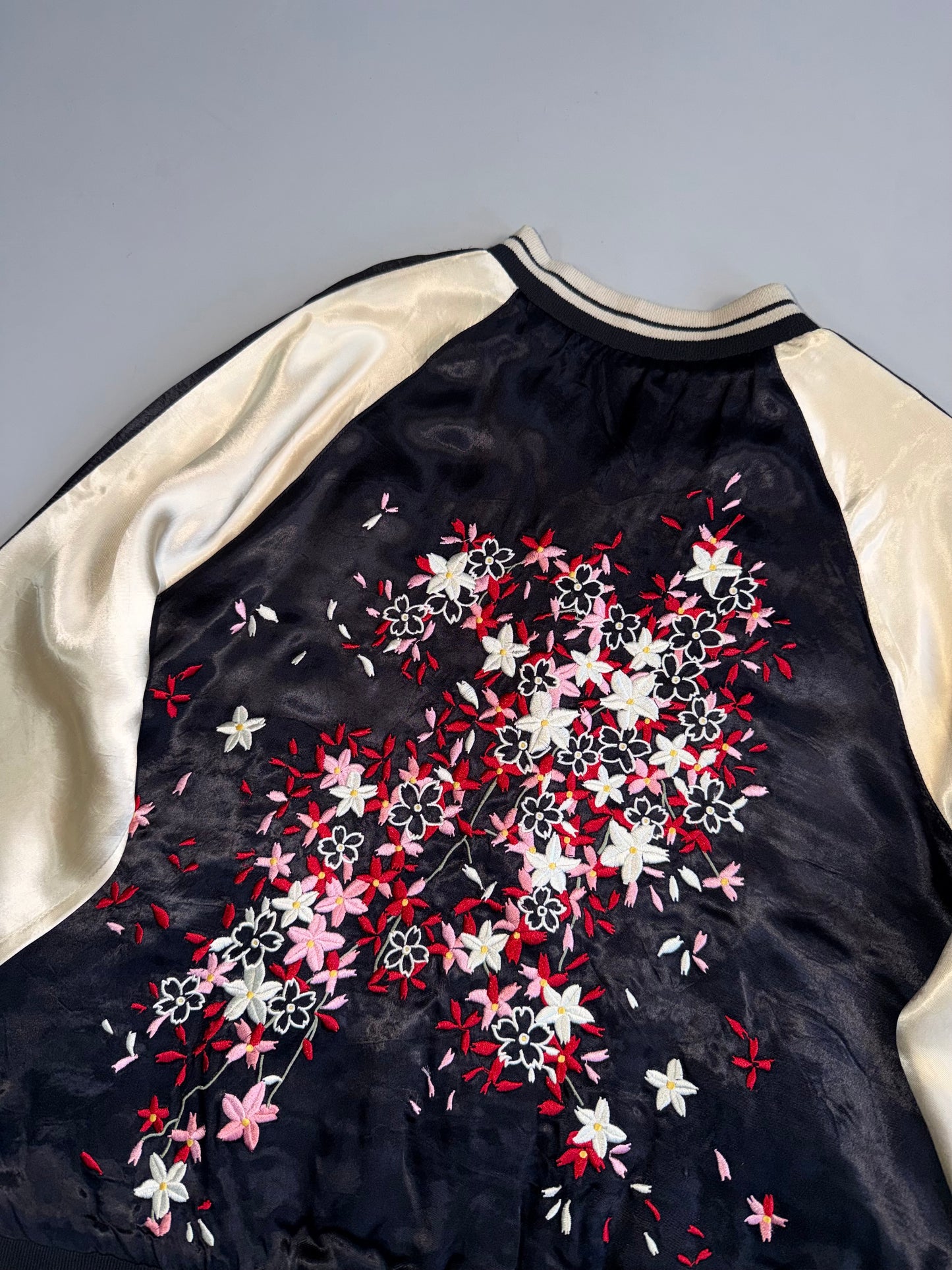 ZReversible Japanese Floral Fully Embroidery Satin Bomber RARE (S/M)