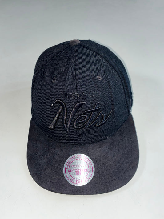 Mitchell & Ness Brooklyn Nets Blackout Script Snapback – Suede Brim (Adjustable)