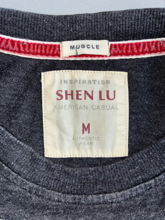 Shen Lu | American Casual Graphic Longsleeve Navy | (L)