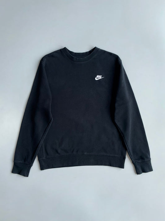Nike | Club Fleece Embroidered Swoosh Crewneck (L)