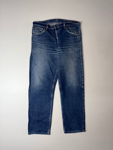 Vintage Levi’s 521 Tapered Denim Jeans –(W:36) (L:42)