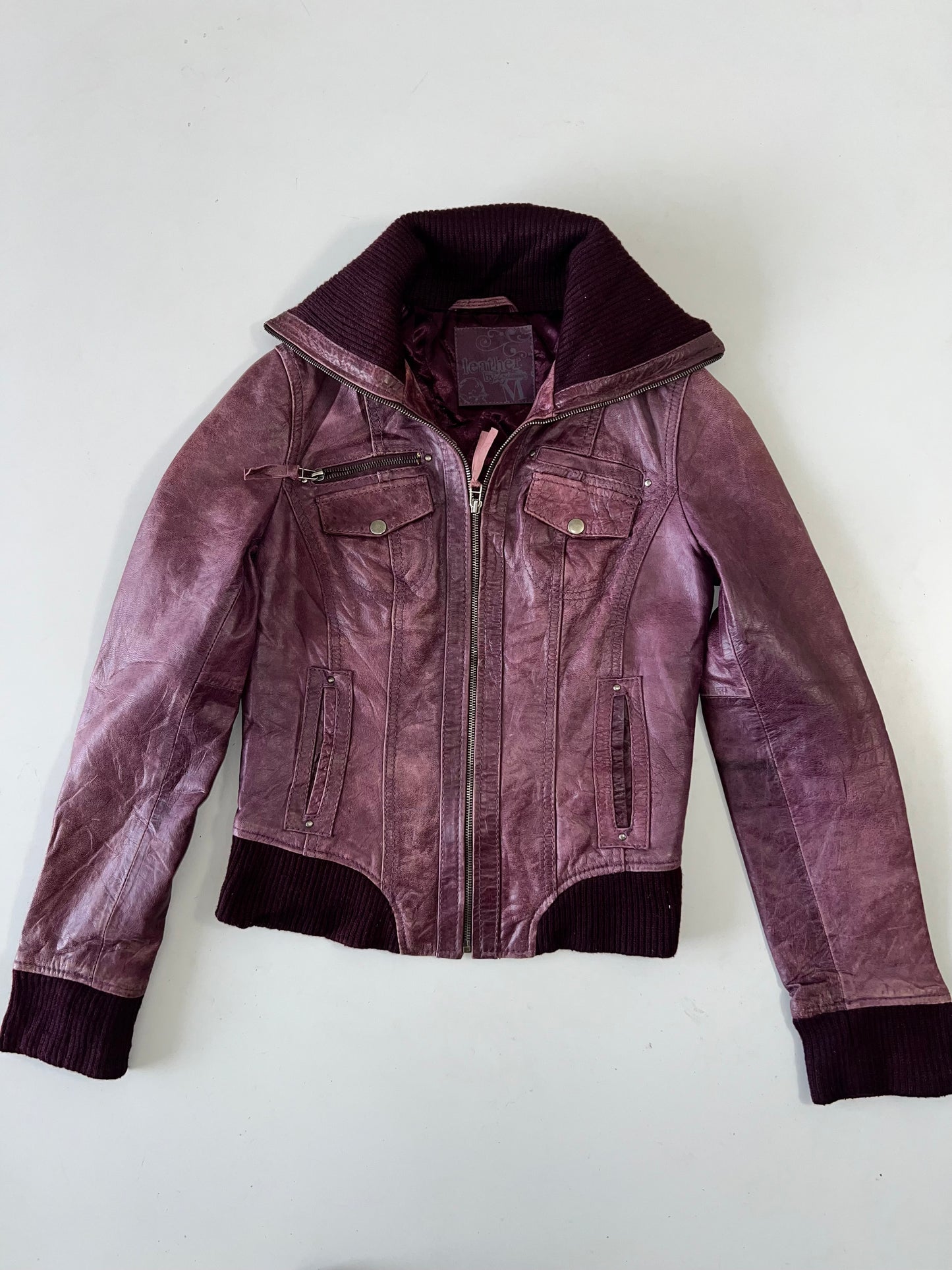 !                                                                                                                                                                                                        Super Premium Original Leather (XS)