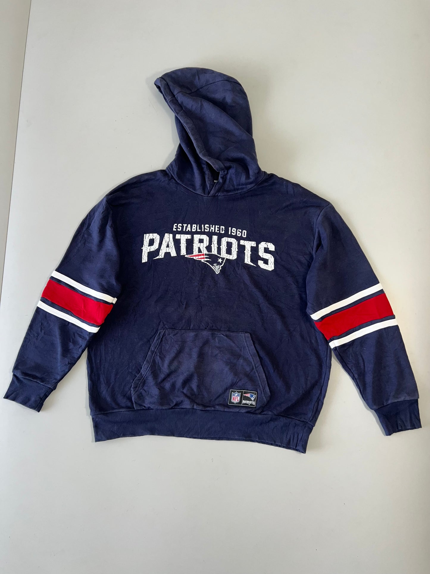 !                                                                                                                                       NFL PATRIOTS (RARE) Original Authentic Hoodie (XL/2XL)