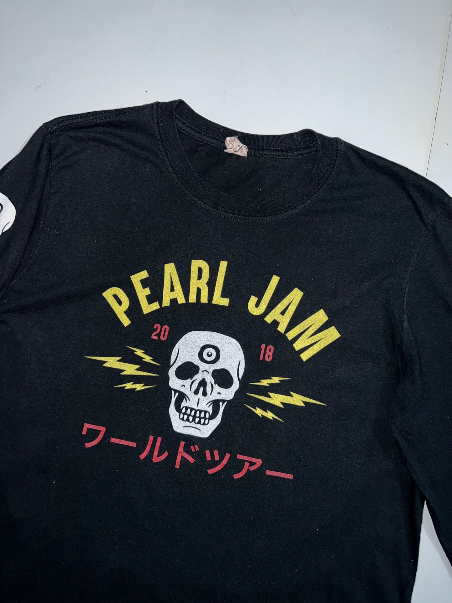 !                                                                    Pearl Jam Original Full Sleeve (M)