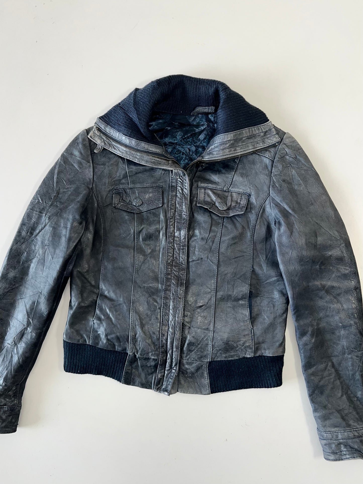 !                                                                                                                       Super Premium Original Leather (S)