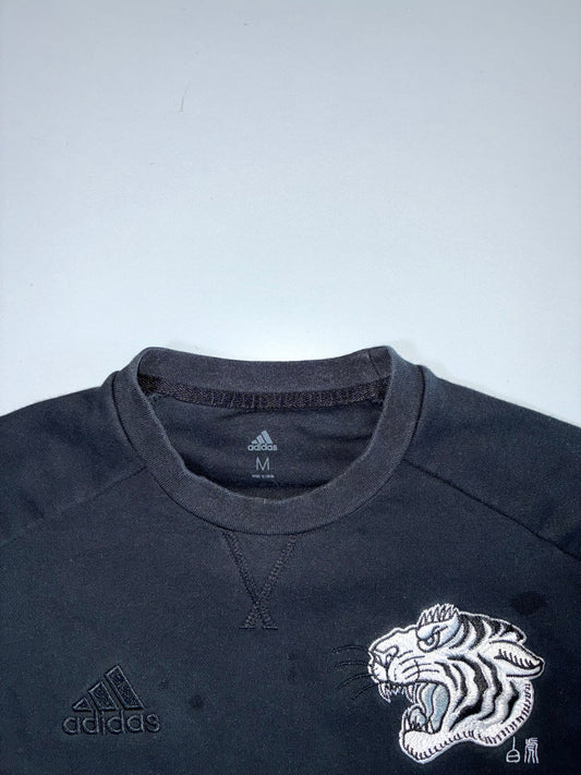 Adidas Juventus Tiger Graphic
Crewneck Sweatshirt in Black (S/M)