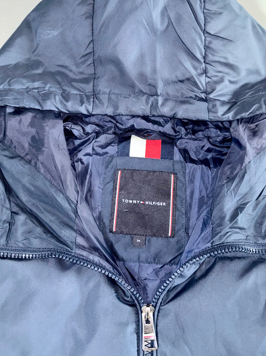 Tommy Hilfiger Flag Logo Hooded Puffer Jacket – Navy, Size (M/L)