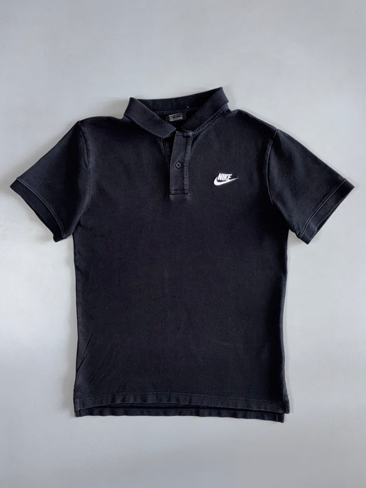 Nike Sportswear | Futura Logo Piqué Polo | Washed Black (S/M)