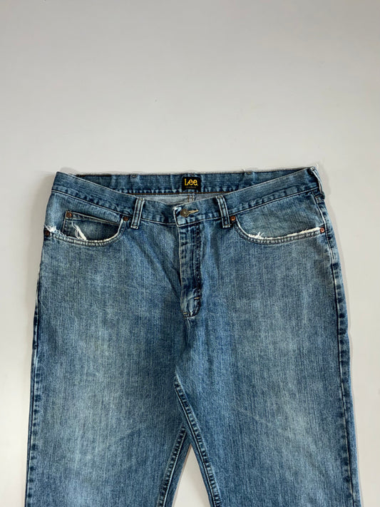 Lee Relaxed Fit Distressed Blue Jeans (W:38|L:42)