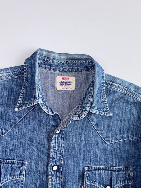 Levi’s Strauss Western Denim Shirt Pearl Snap Buttons, Dual Chest Pockets, (XL/2XL)