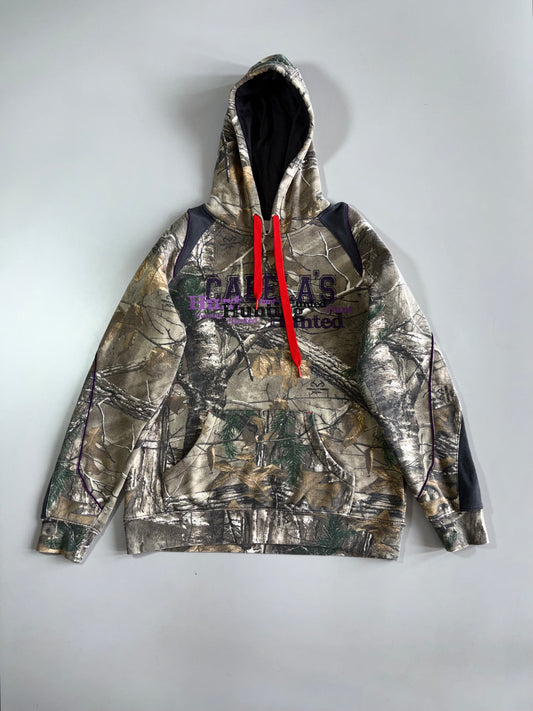 Cabela’s x Realtree Xtra Camo “Hunting Hunted” Pullover Hoodie (M)