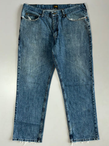 Lee Relaxed Fit Distressed Blue Jeans (W:38|L:42)