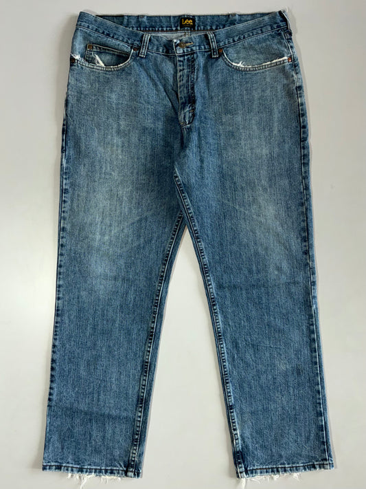 Lee Relaxed Fit Distressed Blue Jeans (W:38|L:42)
