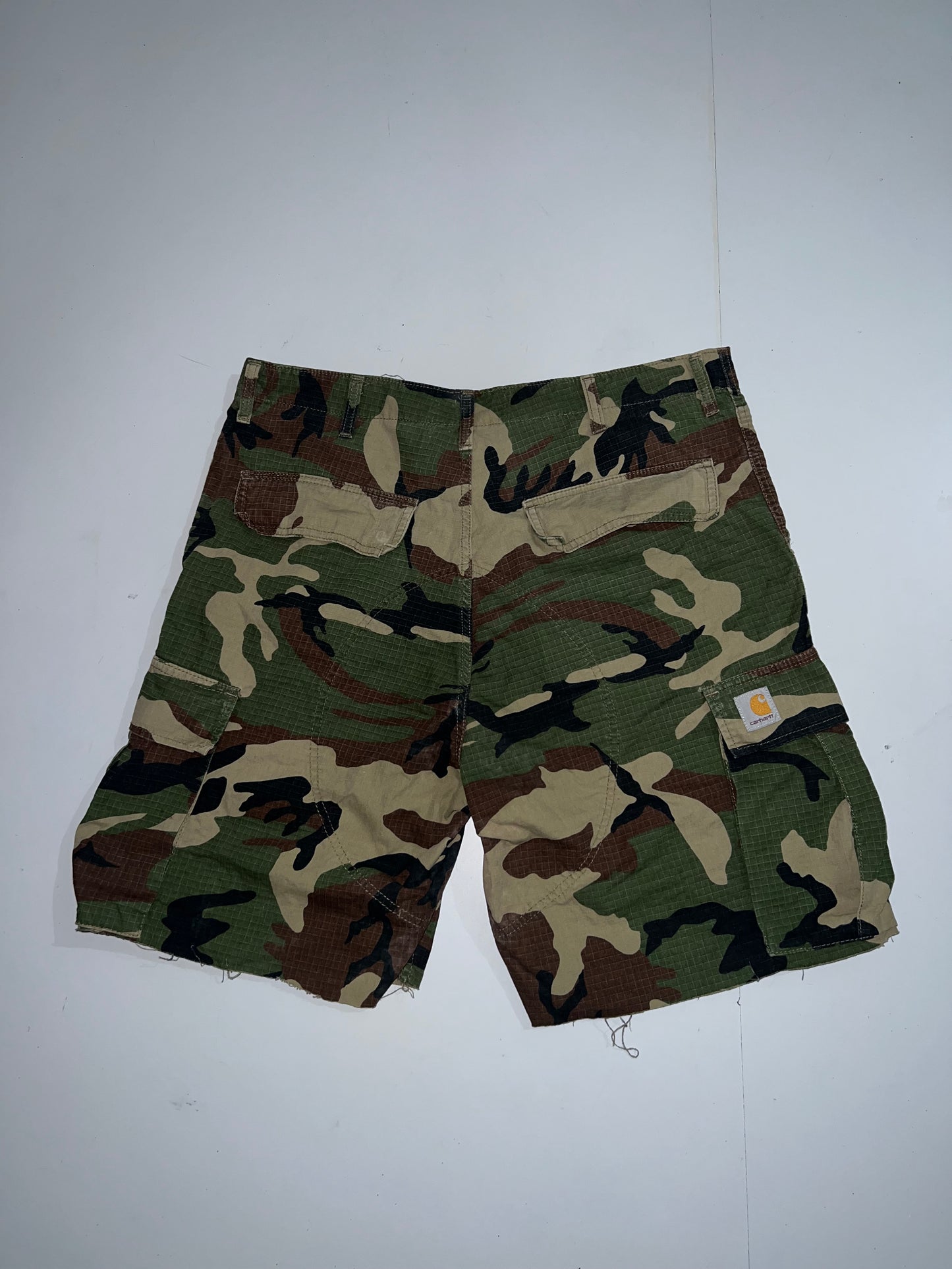!                                                                                                                                         Carhartt Original Shorts (RARE FIND) L-22 W-36