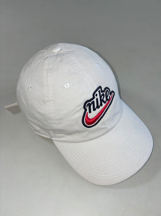 Nike Heritage86 Script Swoosh Logo Cap – White/Navy/Red (Adjustable)