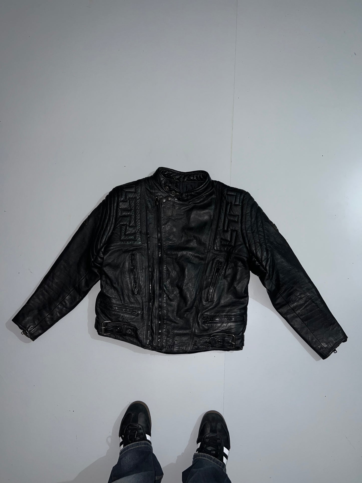 !             Super Premium Original Leather RARE (L)