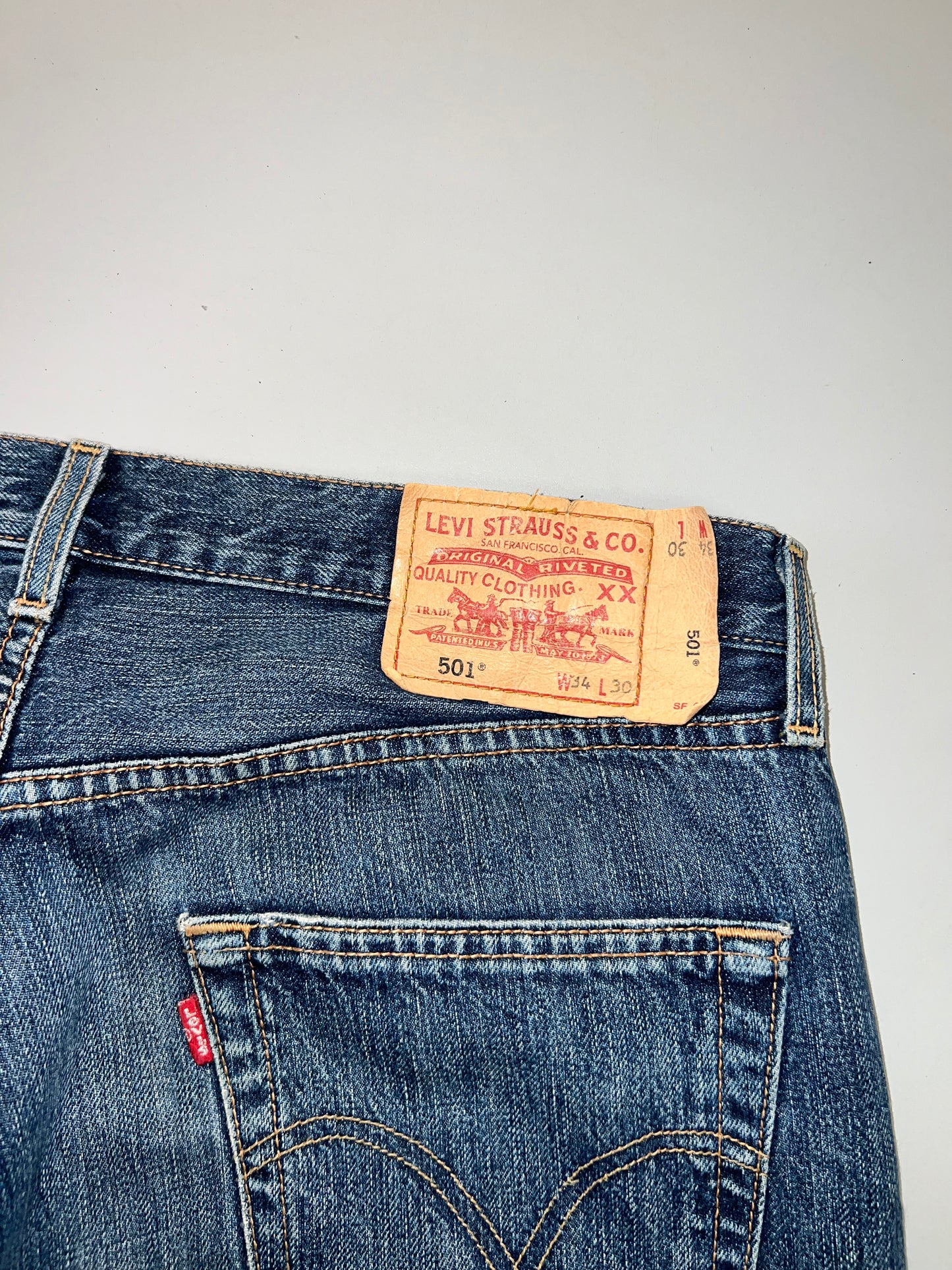 !                                                                                                                                      Levis 501 Original (RARE) Denim W-34 L-40
