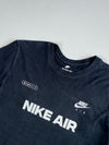 Nike Air Spellout Logo Graphic Tee – (2XL)