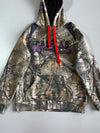 Cabela’s x Realtree Xtra Camo “Hunting Hunted” Pullover Hoodie (M)