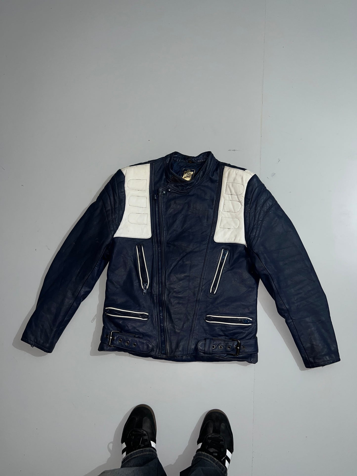 !        Super Premium Original Leather (RARE) (M/L)