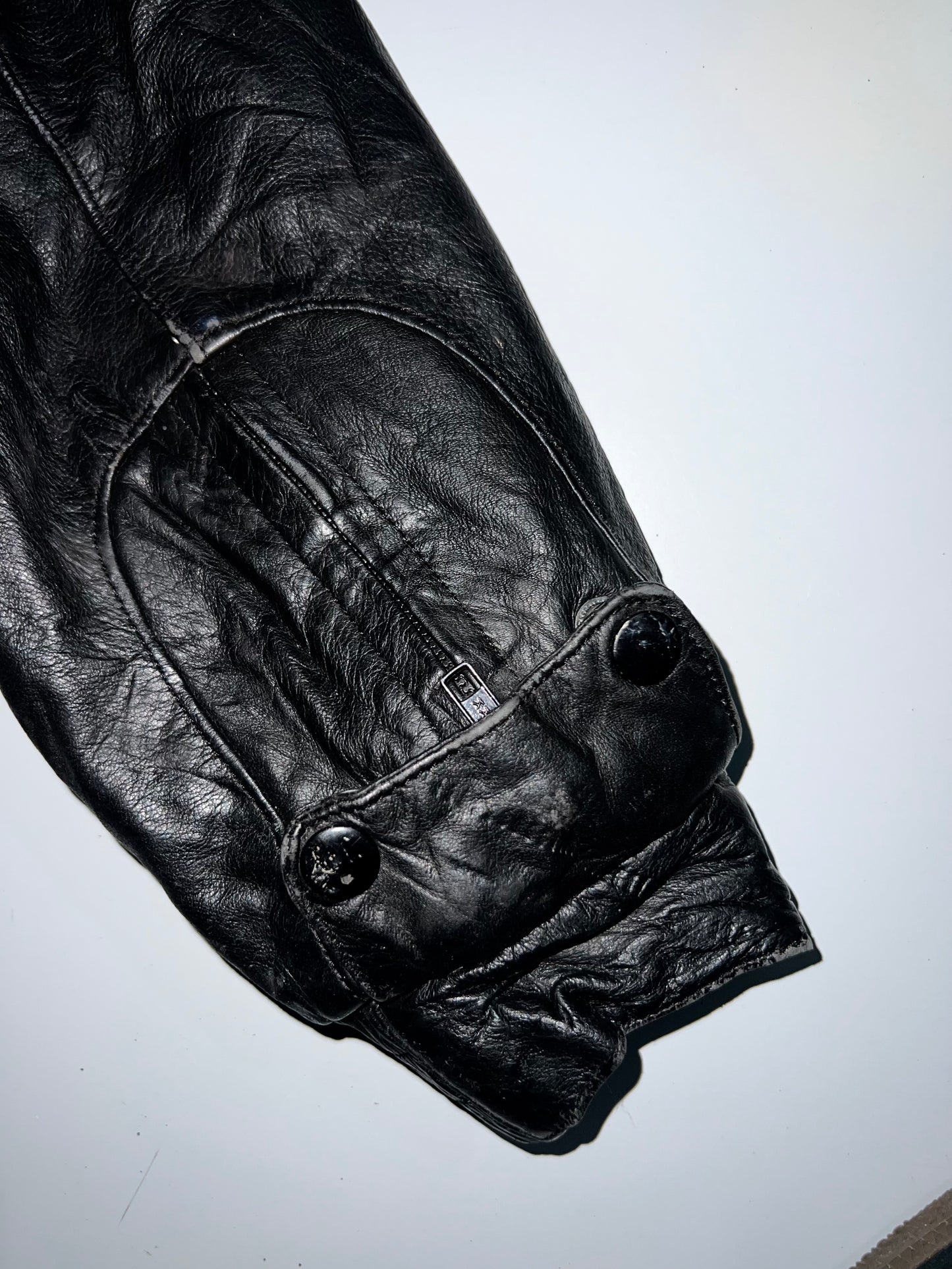 ZSuper Premium Original Leather (L/XL) (Many hidden pockets)