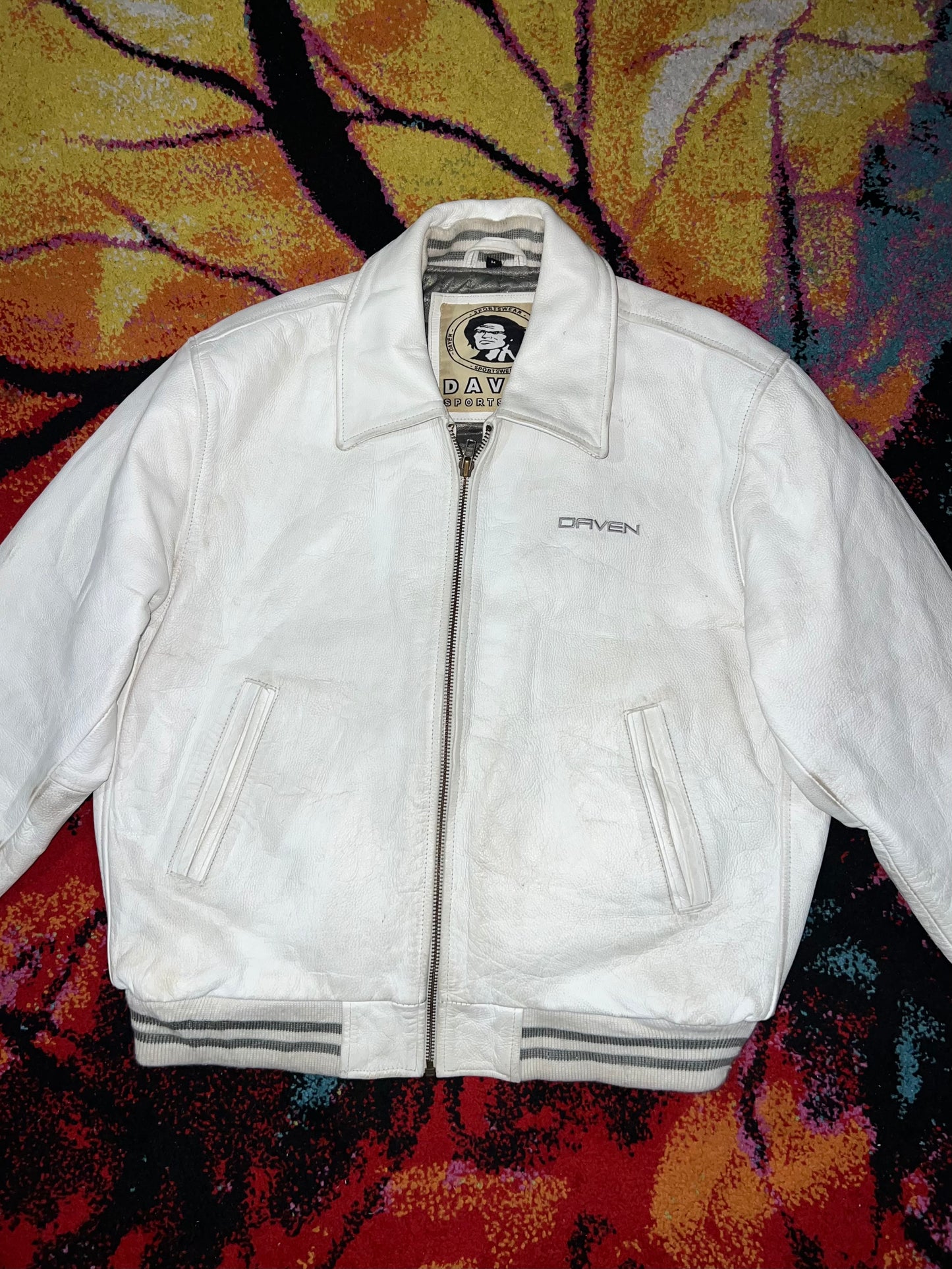 ! !                 Vintage Daven Original Leather Jacket (M/L)