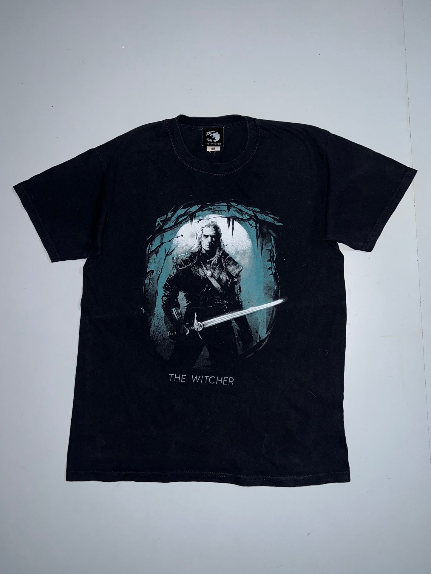 !                               Witcher Netflix Authentic Tee Size (S)