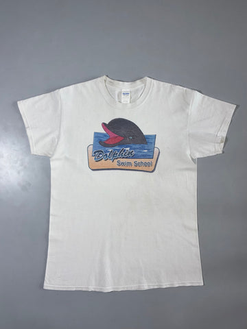 Gildan | Dolphin Swim School Graphic Tee White | (M)