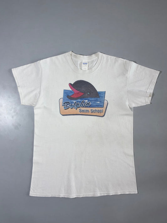 Gildan | Dolphin Swim School Graphic Tee White | (M)