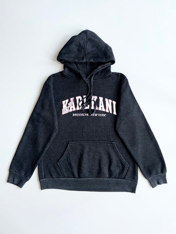 Karl Kani Brooklyn New York Spellout Hoodie – Charcoal (M)