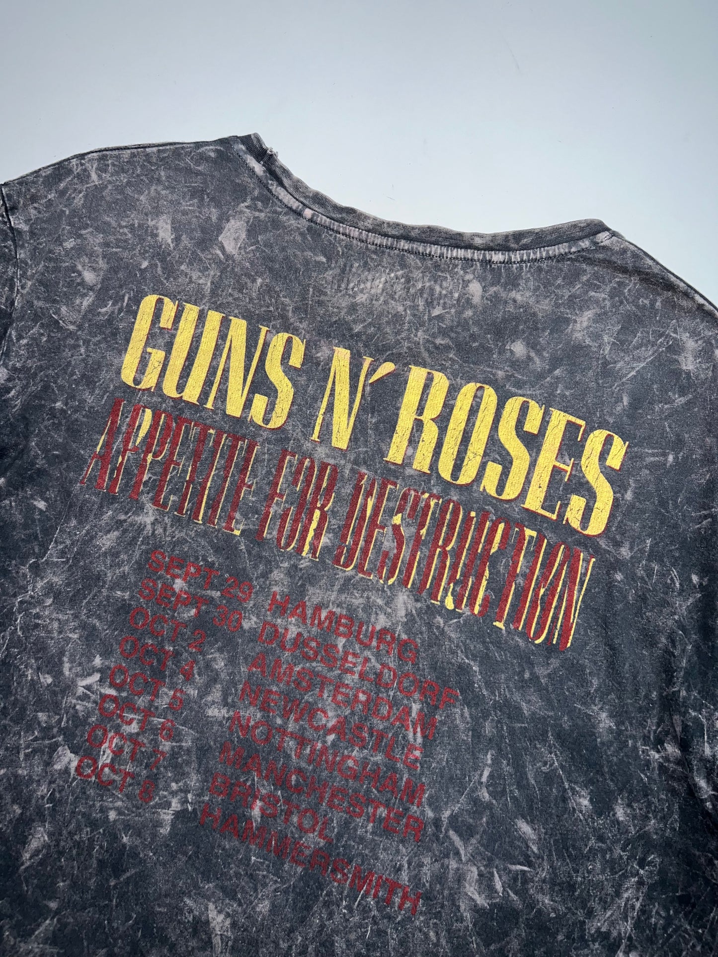 !                                                                     Guns & Roses Original Vintage Acid wash tee (XL/2XL)