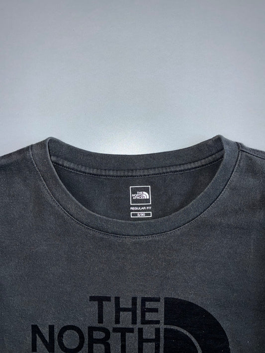 The North Face Easy Regular Fit Tonal Logo Long Sleeve T-Shirt — Charcoal Grey (S)