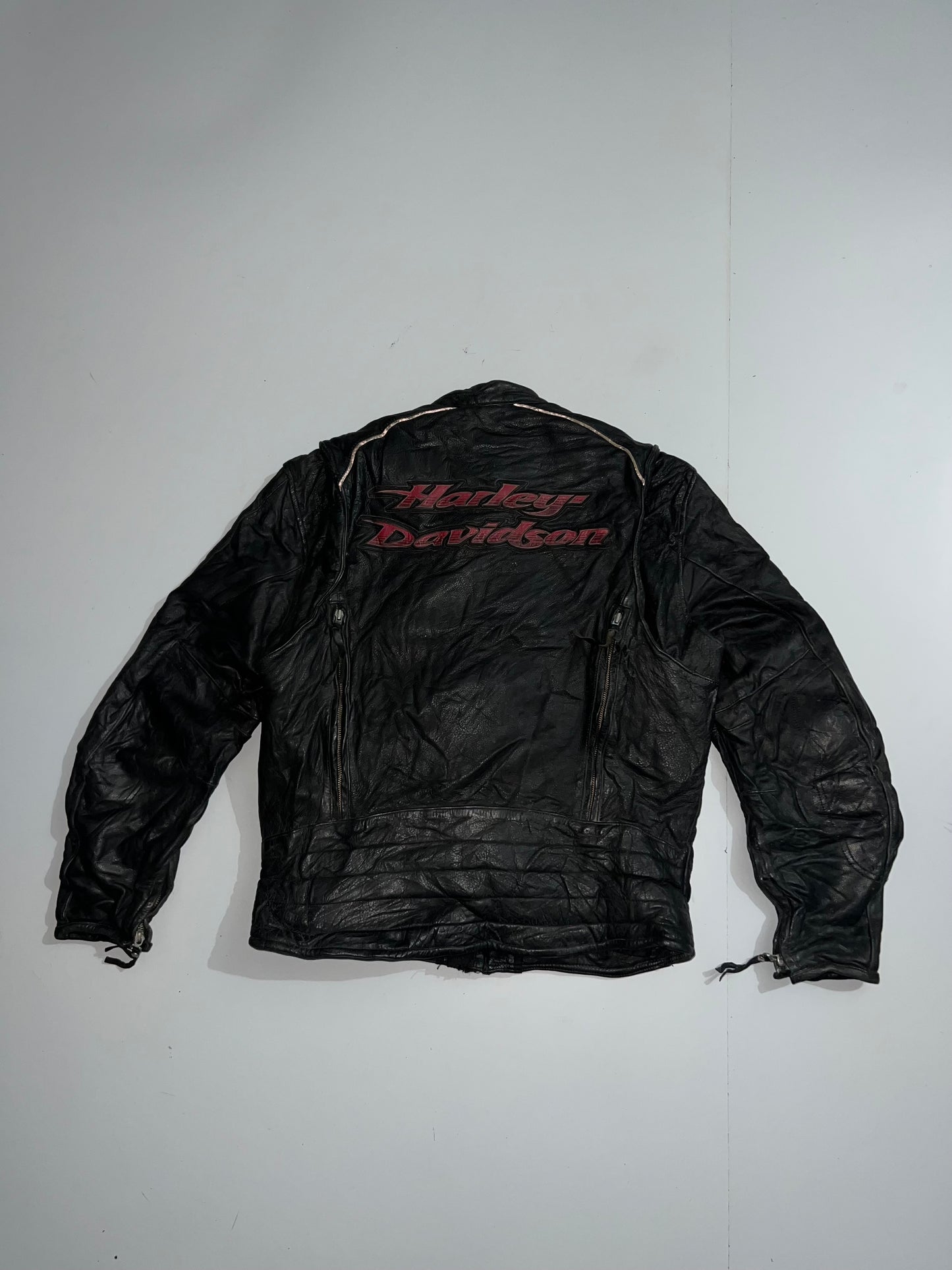 !                                                                                                                                                                                            Harley Davidson Original  (VERY RARE) Original LeatherJacket (M/L)