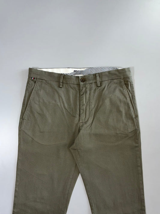 Tommy Hilfiger Olive Green Denton Chino (W:32 |L:40)