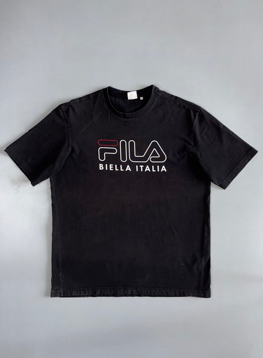 Fila | Biella Italia Outline Logo Tee | Washed Black (XL)