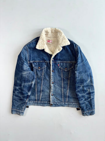 Vintage Levi’s Sherpa Lined Denim Trucker Jacket Fur inside (L)