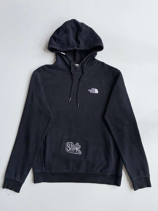 The North Face Black Pullover Hoodie – Embroidered Logo (M)