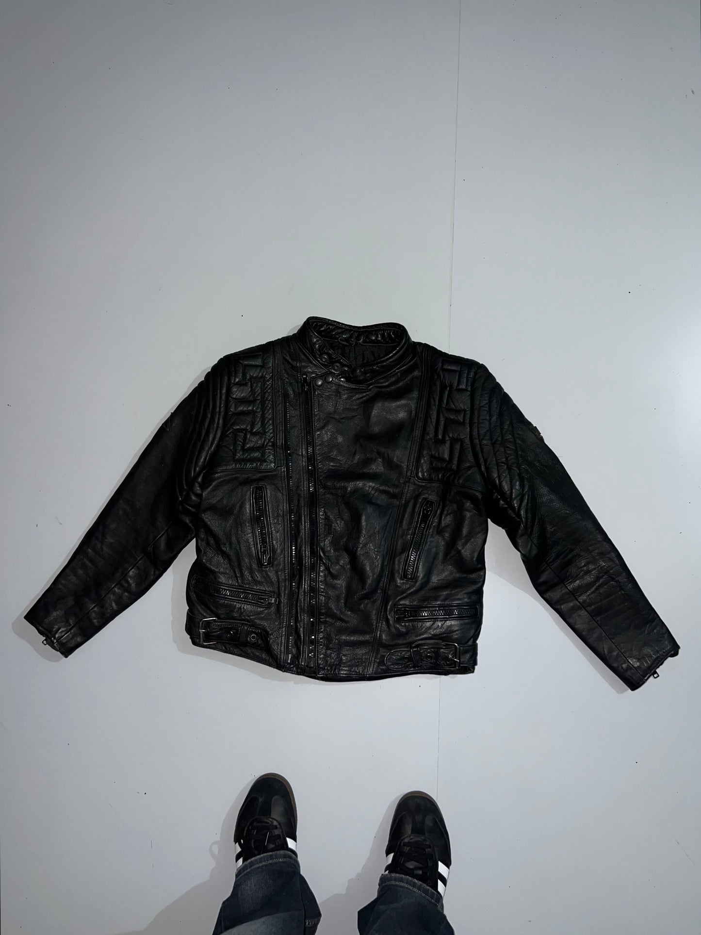 !             Super Premium Original Leather RARE (L)