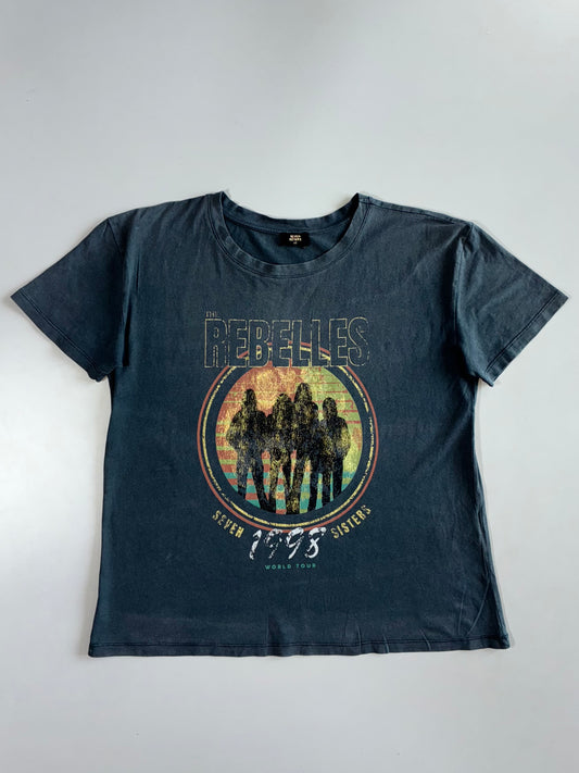 Seven Sisters “The Rebelles” 1995 World Tour Retro Graphic Acid Wash Navy T-Shirt (M)