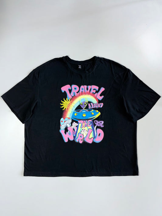 Shein “Travel Around the World” Alien Graphic Tee (4XL)