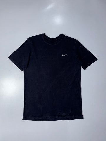Nike Swoosh Embroidered T-Shirt – Black (M/L)