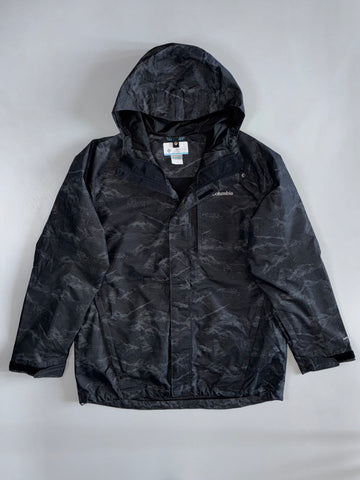 Columbia | Omni-Tech Printed Rain Jacket | Black Mountain Camo (XL/2XL)