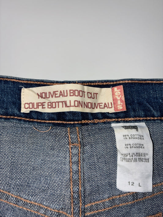 Levi’s Nouveau Boot Cut Denim Shorts (W:35) (L:21)
