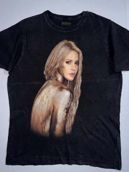 !                      Shakira Authentic tee Size -(L)