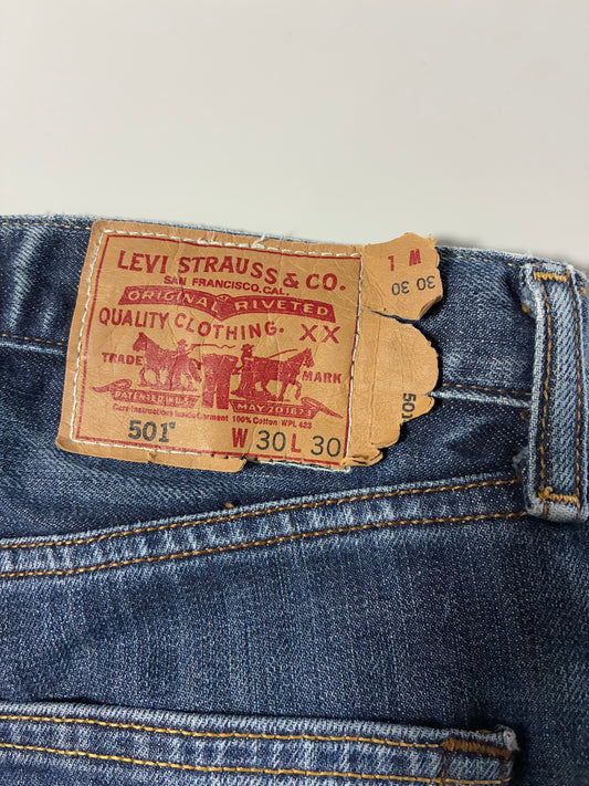 Levi’s 501 Medium Wash Straight Fit Jeans (W:30) (L:39)