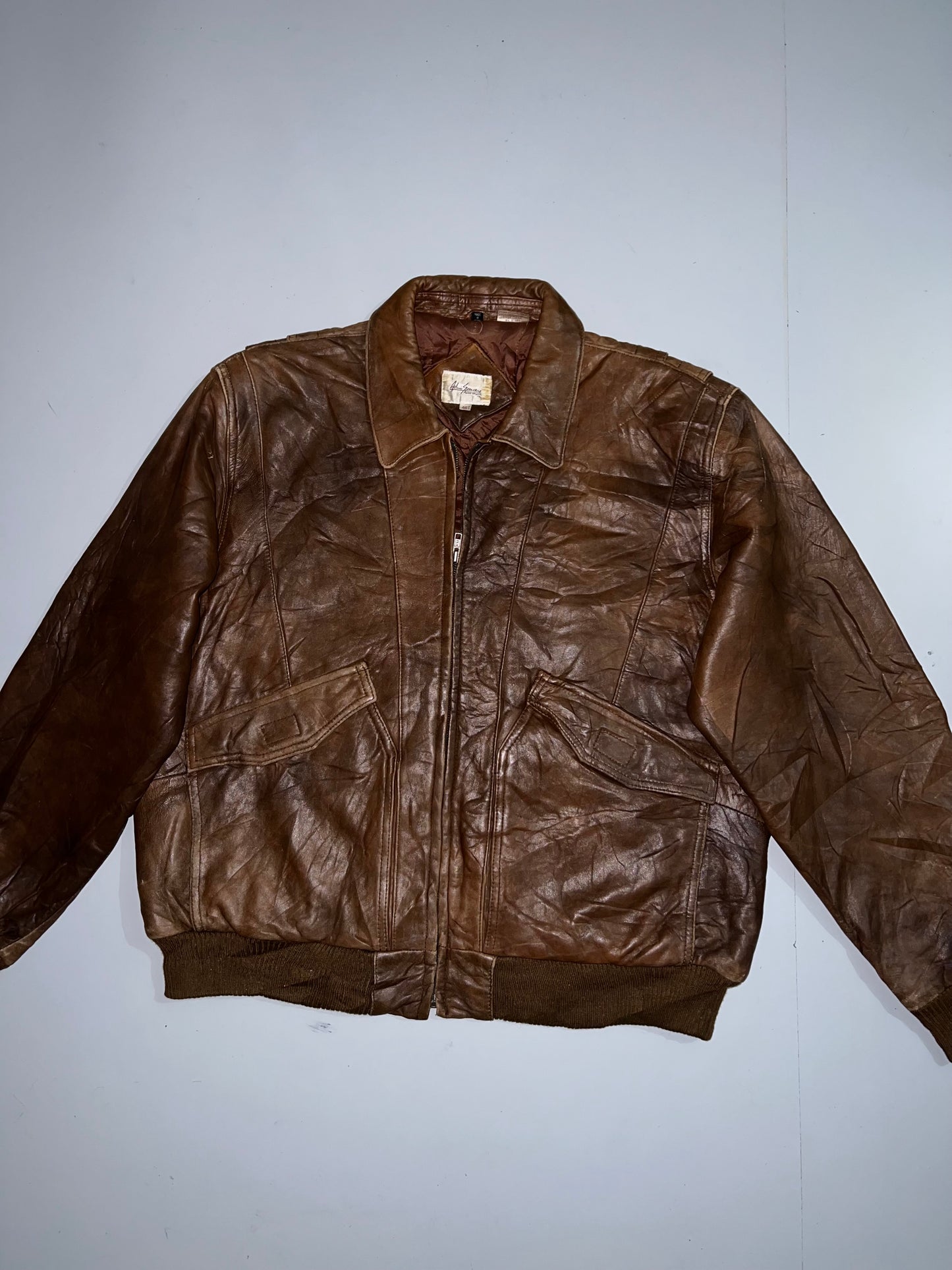 !                                                                                                                                                           Super Premium Original Leather (XL/2XL) (Minor cuts)