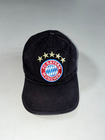 FC Bayern München Official 5-Star Crest Black Cap (Adjustable)